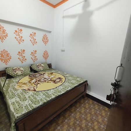 Awadh Guest House Ayodhya ภายนอก รูปภาพ
